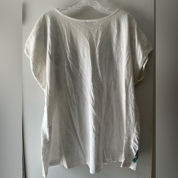 SUNDANCE EMBROIDERED VNECK WHITE T-SHIRT W/ BOHO FLORAL VIBE-LADIES SIZE XXL - Picture 6 of 6